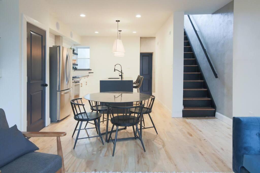 Large 2 Bdr With Deck Hosted By Stayrafa Filadelfia Exterior foto